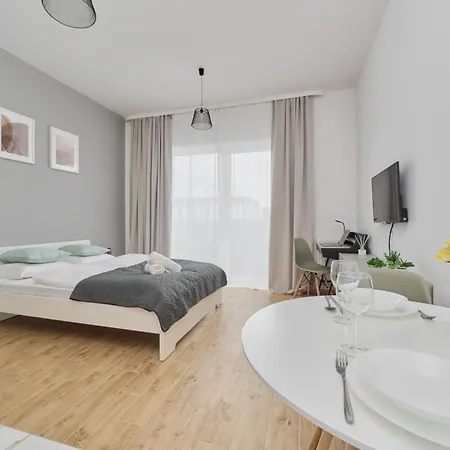 Modern Slonimskiego With Balcony By Renters * Wroclaw